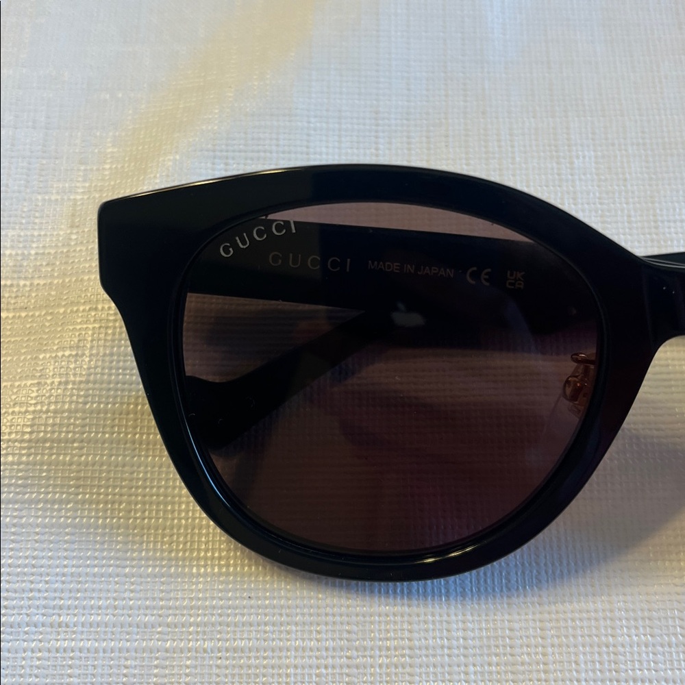 Gucci Sunglasses - Picture 3 of 10